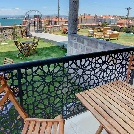 Cunda Bal Bed & Breakfast *